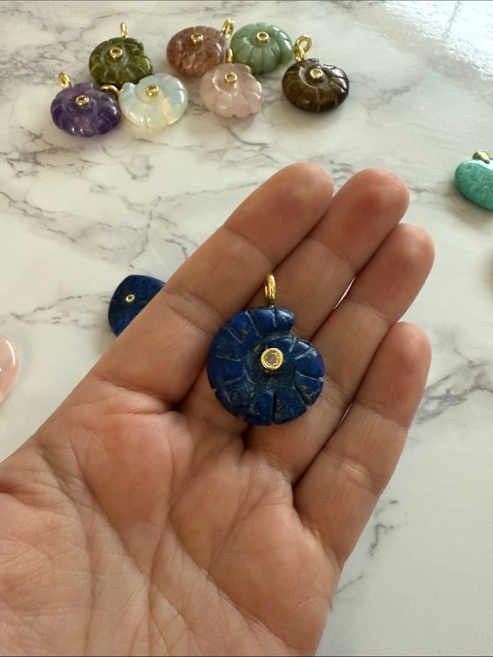 Natural stone snail charm - Picture 2 of 2